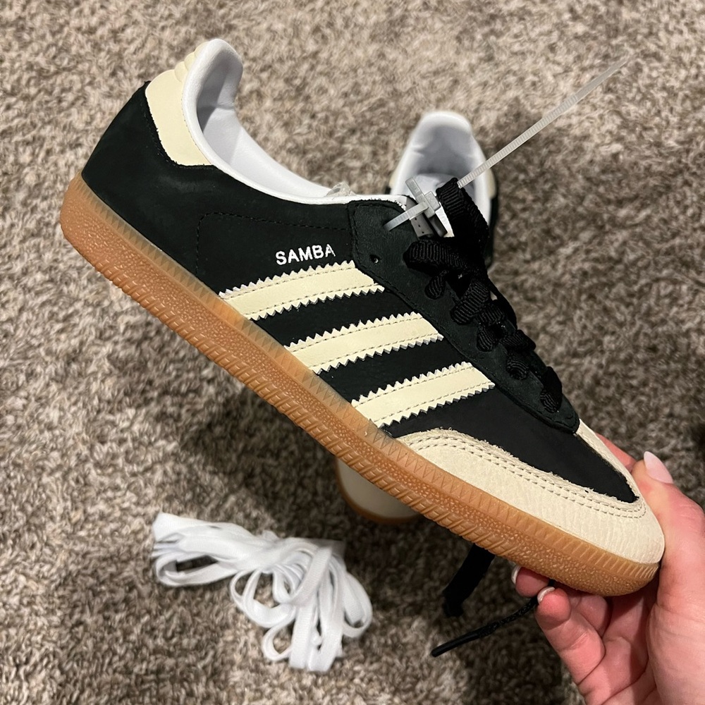 BRAND NEW “Core Black / Wonder White” Adidas Sambas